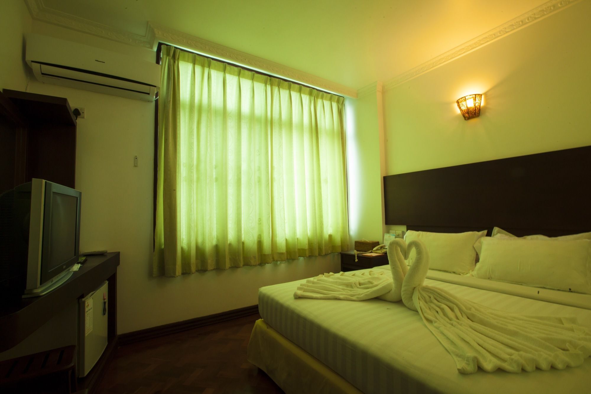 Hotel Queen Mandalaj Kültér fotó