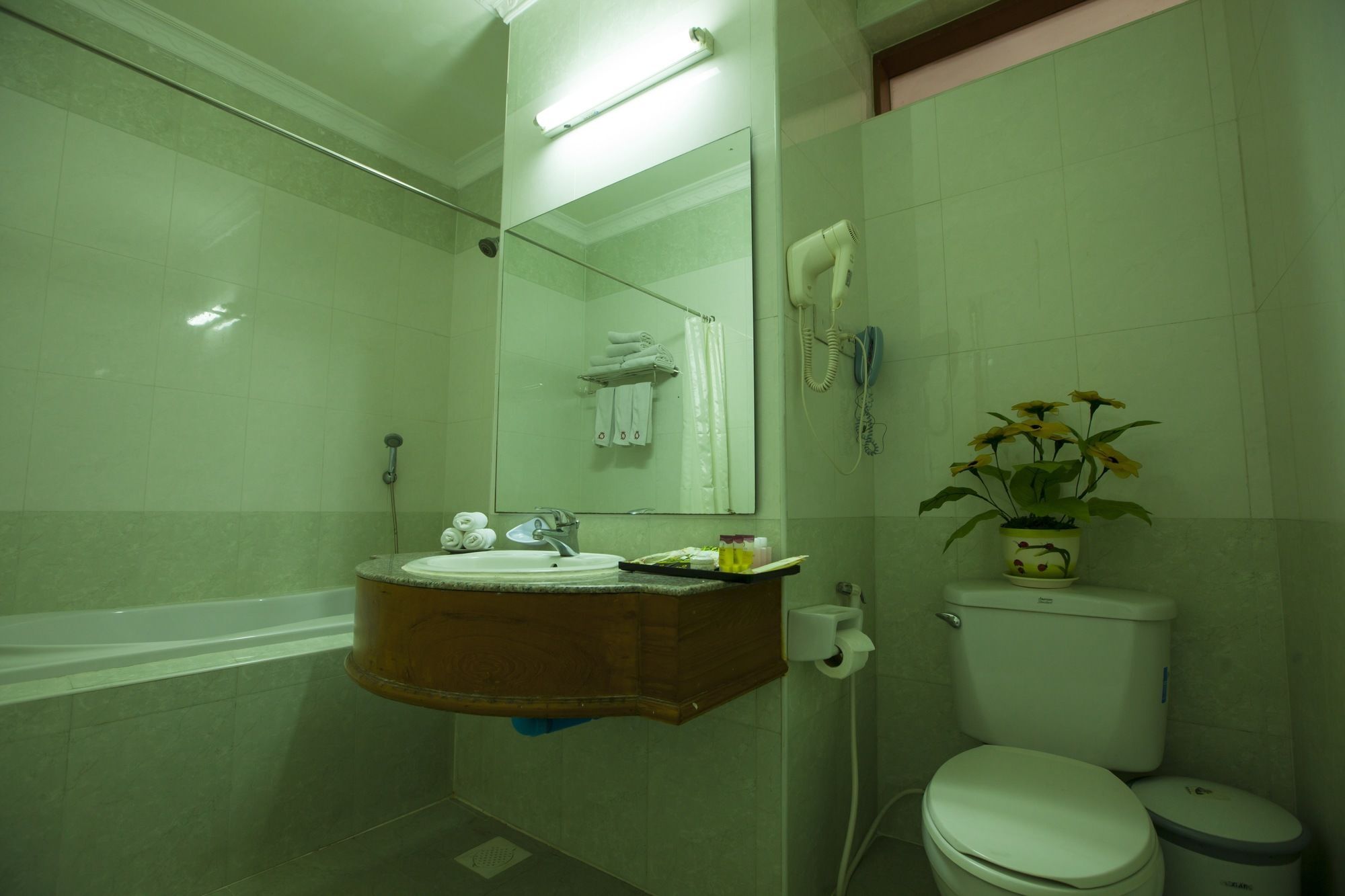 Hotel Queen Mandalaj Kültér fotó