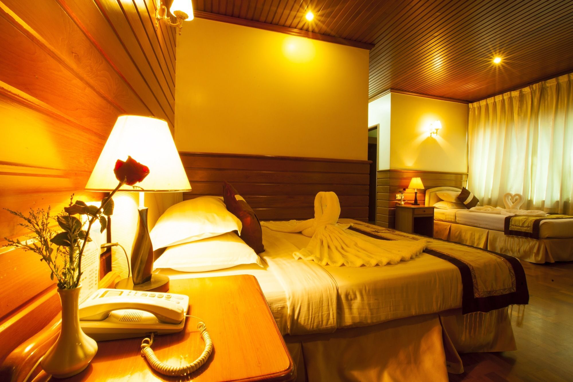 Hotel Queen Mandalaj Kültér fotó