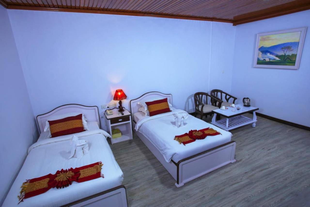 Hotel Queen Mandalaj Kültér fotó