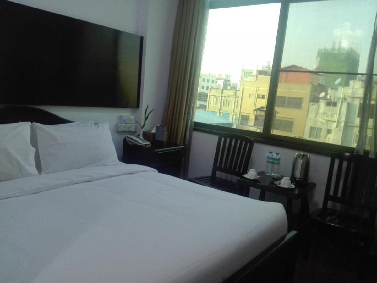 Hotel Queen Mandalaj Szoba fotó